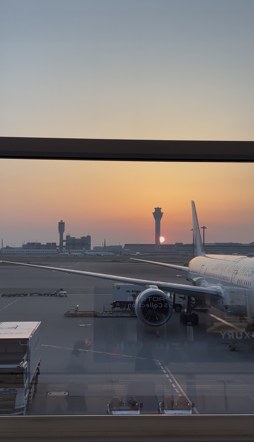 選物旅途中的機場風景